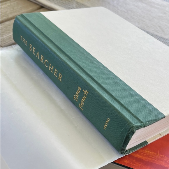 Tana French Hardcover Book Set - The Searcher & The Hunter - Picture 5 of 13